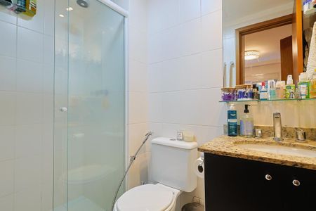 Apartamento à venda com 53m², 2 quartos e 2 vagas Apartamento à venda com 53m², 2 quartos e 2 vagasBanheiro da Suíte