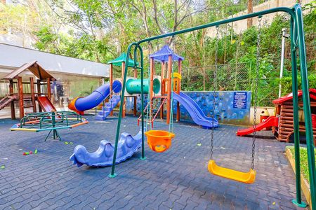 Apartamento à venda com 53m², 2 quartos e 2 vagas Apartamento à venda com 53m², 2 quartos e 2 vagasÁrea Comum - Playground
