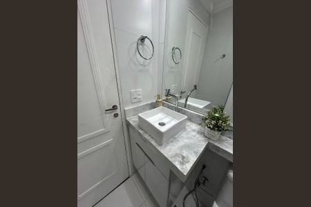 Banheiro de apartamento à venda com 2 quartos, 55m² em Jardim Colonial, São Bernardo do Campo