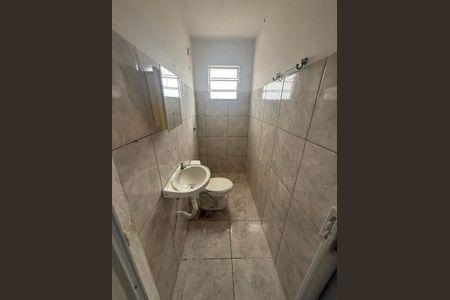 Banheiro social de casa para alugar com 2 quartos, 40m² em Santa Monica, Belo Horizonte