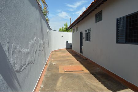 Corredor de casa para alugar com 3 quartos, 180m² em Residencial E Comercial Palmares, Ribeirão Preto