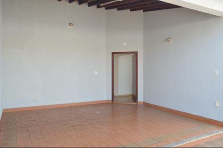 Garagem de casa para alugar com 3 quartos, 180m² em Residencial E Comercial Palmares, Ribeirão Preto