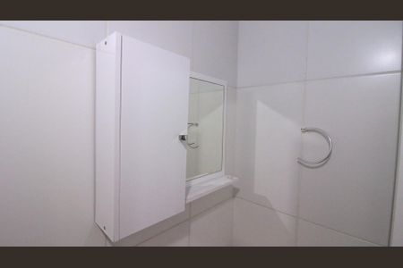 Apartamento à venda com 61m², 3 quartos e 1 vaga Apartamento à venda com 61m², 3 quartos e 1 vagaBanheiro da Suíte