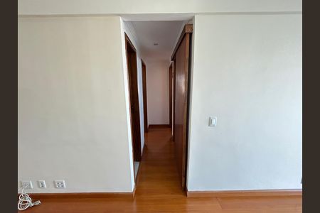 Apartamento para alugar com 65m², 2 quartos e 1 vagaCorredor