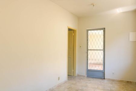 Sala de casa para alugar com 2 quartos, 150m² em Piedade, Rio de Janeiro