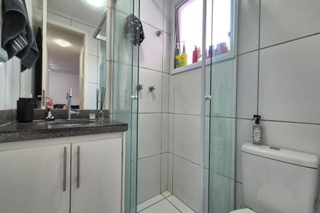 Banheiro de apartamento à venda com 2 quartos, 48m² em Jardim Samambaia, Campinas