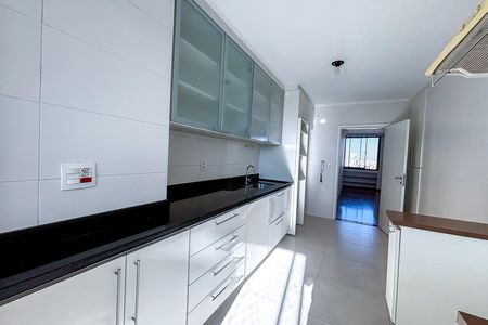 Apartamento para alugar com 135m², 3 quartos e 1 vaga