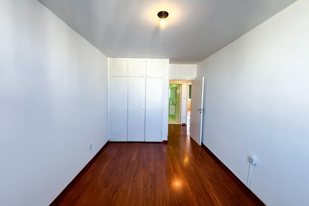 Apartamento para alugar com 135m², 3 quartos e 1 vaga
