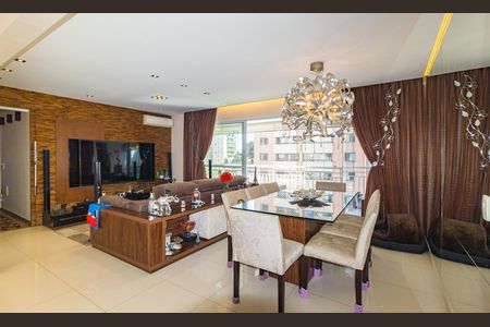 Apartamento à venda com 132m², 3 quartos e 2 vagas Apartamento à venda com 132m², 3 quartos e 2 vagasSala de Jantar