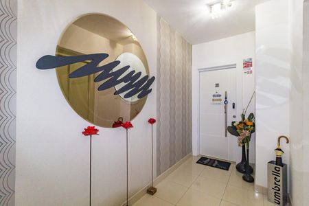 Apartamento à venda com 132m², 3 quartos e 2 vagas Apartamento à venda com 132m², 3 quartos e 2 vagasHall de entrada
