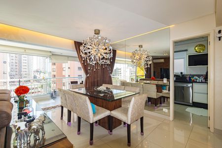 Apartamento à venda com 132m², 3 quartos e 2 vagas Apartamento à venda com 132m², 3 quartos e 2 vagasSala de Jantar