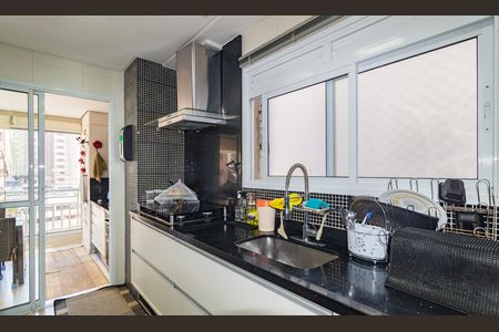 Apartamento à venda com 132m², 3 quartos e 2 vagas Apartamento à venda com 132m², 3 quartos e 2 vagasCozinha