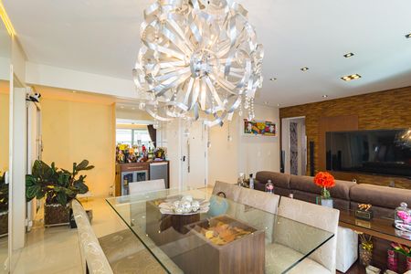 Apartamento à venda com 132m², 3 quartos e 2 vagas Apartamento à venda com 132m², 3 quartos e 2 vagasSala de Jantar
