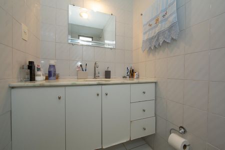 BANHEIRO2 de apartamento à venda com 3 quartos, 68m² em Salgado Filho, Belo Horizonte