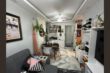 Sala de apartamento para alugar com 2 quartos, 44m² em Água Santa, Rio de Janeiro