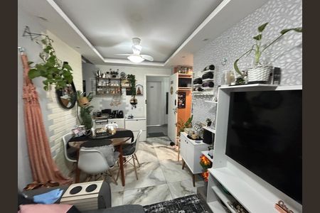 Sala de apartamento para alugar com 2 quartos, 44m² em Água Santa, Rio de Janeiro