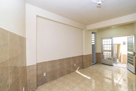 Casa para alugar com 70m², 2 quartos e sem vaga Casa para alugar com 70m², 2 quartos e sem vagaSala