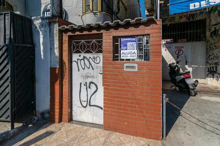 Casa para alugar com 70m², 2 quartos e sem vaga Casa para alugar com 70m², 2 quartos e sem vagaFachada