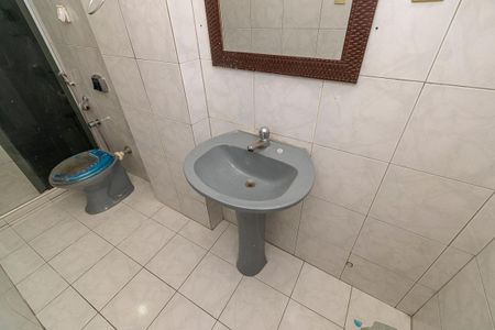 Casa para alugar com 70m², 2 quartos e sem vaga Casa para alugar com 70m², 2 quartos e sem vagaBanheiro Social