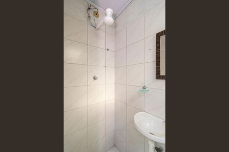 Casa para alugar com 70m², 2 quartos e sem vaga Casa para alugar com 70m², 2 quartos e sem vagaBanheiro da Suíte