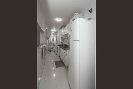 Cozinha de apartamento à venda com 1 quarto, 42m² em Vila Ipiranga, Porto Alegre