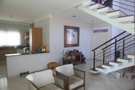 Sala de Estar de casa de condomínio à venda com 5 quartos, 360m² em Parque Sinai, Santana de Parnaíba