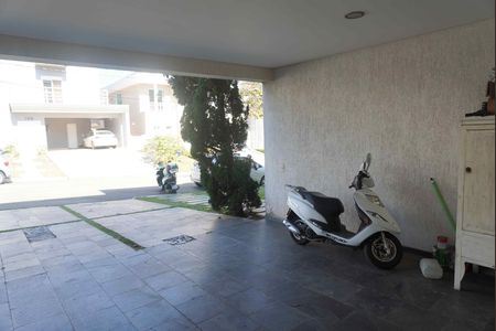 Garagem de casa de condomínio à venda com 5 quartos, 360m² em Parque Sinai, Santana de Parnaíba