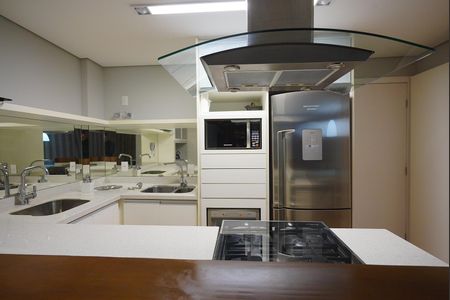 Cozinha de apartamento para alugar com 1 quarto, 83m² em Centro, Florianópolis