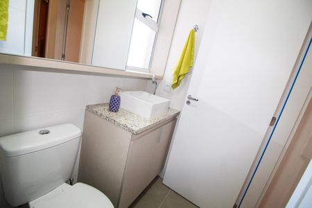 Banheiro Social de apartamento à venda com 2 quartos, 55m² em Barro Preto, Belo Horizonte