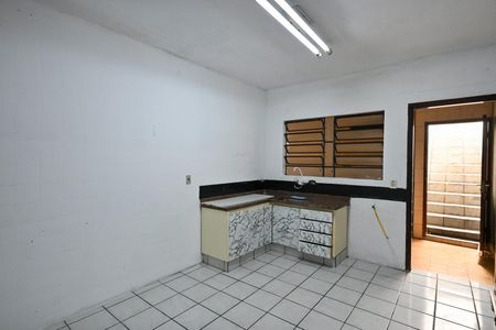 Cozinha de casa para alugar com 2 quartos, 80m² em Jardim Paris, São Paulo