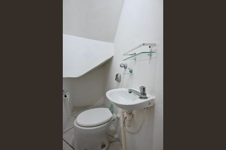 Lavabo de casa para alugar com 2 quartos, 80m² em Jardim Paris, São Paulo