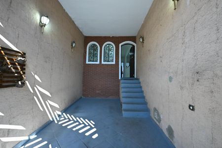 Garagem de casa para alugar com 2 quartos, 80m² em Jardim Paris, São Paulo