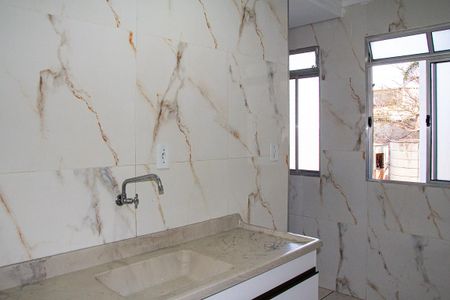 Cozinha de apartamento à venda com 2 quartos, 42m² em Fazenda da Juta, São Paulo