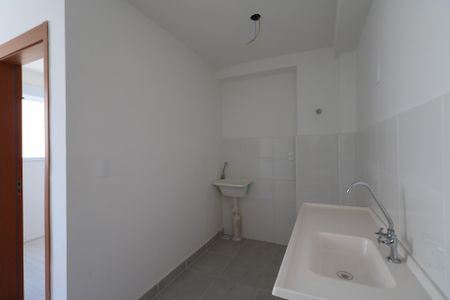 Cozinha e Área de Serviço de apartamento para alugar com 2 quartos, 32m² em Vila Palmares, São Caetano do Sul