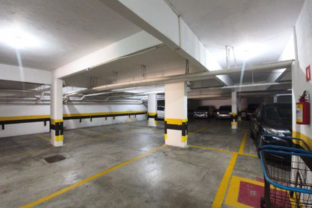 Garagem de apartamento para alugar com 1 quarto, 55m² em Guilhermina, Praia Grande