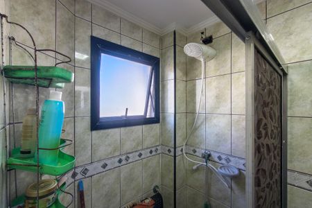 Banheiro de apartamento para alugar com 1 quarto, 55m² em Guilhermina, Praia Grande