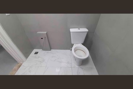 Banheiro de apartamento à venda com 2 quartos, 49m² em Metalúrgicos, Osasco