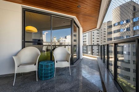 Apartamento para alugar com 176m², 3 quartos e 2 vagas Apartamento para alugar com 176m², 3 quartos e 2 vagasSala - Varanda