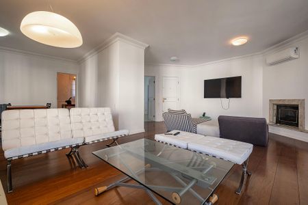 Apartamento para alugar com 176m², 3 quartos e 2 vagas Apartamento para alugar com 176m², 3 quartos e 2 vagasSala