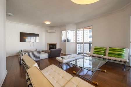 Apartamento para alugar com 176m², 3 quartos e 2 vagas Apartamento para alugar com 176m², 3 quartos e 2 vagasSala