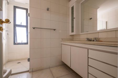 Apartamento para alugar com 176m², 3 quartos e 2 vagas Apartamento para alugar com 176m², 3 quartos e 2 vagasSuíte 2