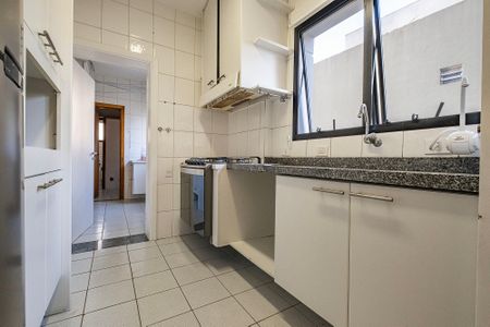 Apartamento para alugar com 176m², 3 quartos e 2 vagas Apartamento para alugar com 176m², 3 quartos e 2 vagasCozinha