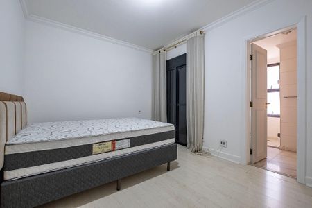 Apartamento para alugar com 176m², 3 quartos e 2 vagas Apartamento para alugar com 176m², 3 quartos e 2 vagasSuíte 2