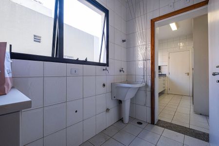 Apartamento para alugar com 176m², 3 quartos e 2 vagas Apartamento para alugar com 176m², 3 quartos e 2 vagasÁrea de Serviço