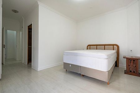 Apartamento para alugar com 176m², 3 quartos e 2 vagas Apartamento para alugar com 176m², 3 quartos e 2 vagasSuíte