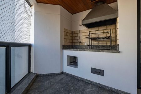 Apartamento para alugar com 176m², 3 quartos e 2 vagas Apartamento para alugar com 176m², 3 quartos e 2 vagasSala - Varanda