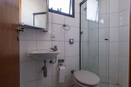 Apartamento para alugar com 176m², 3 quartos e 2 vagas Apartamento para alugar com 176m², 3 quartos e 2 vagasÁrea de Serviço - Banheiro