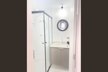 Banheiro de kitnet/studio para alugar com 1 quarto, 21m² em Campo Belo, São Paulo