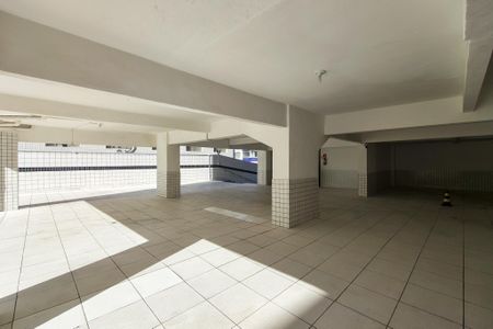 Garagem de apartamento para alugar com 1 quarto, 66m² em Vila Tupi, Praia Grande