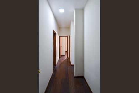 Casa para alugar com 442m², 3 quartos e 2 vagas Casa para alugar com 442m², 3 quartos e 2 vagasCorredor